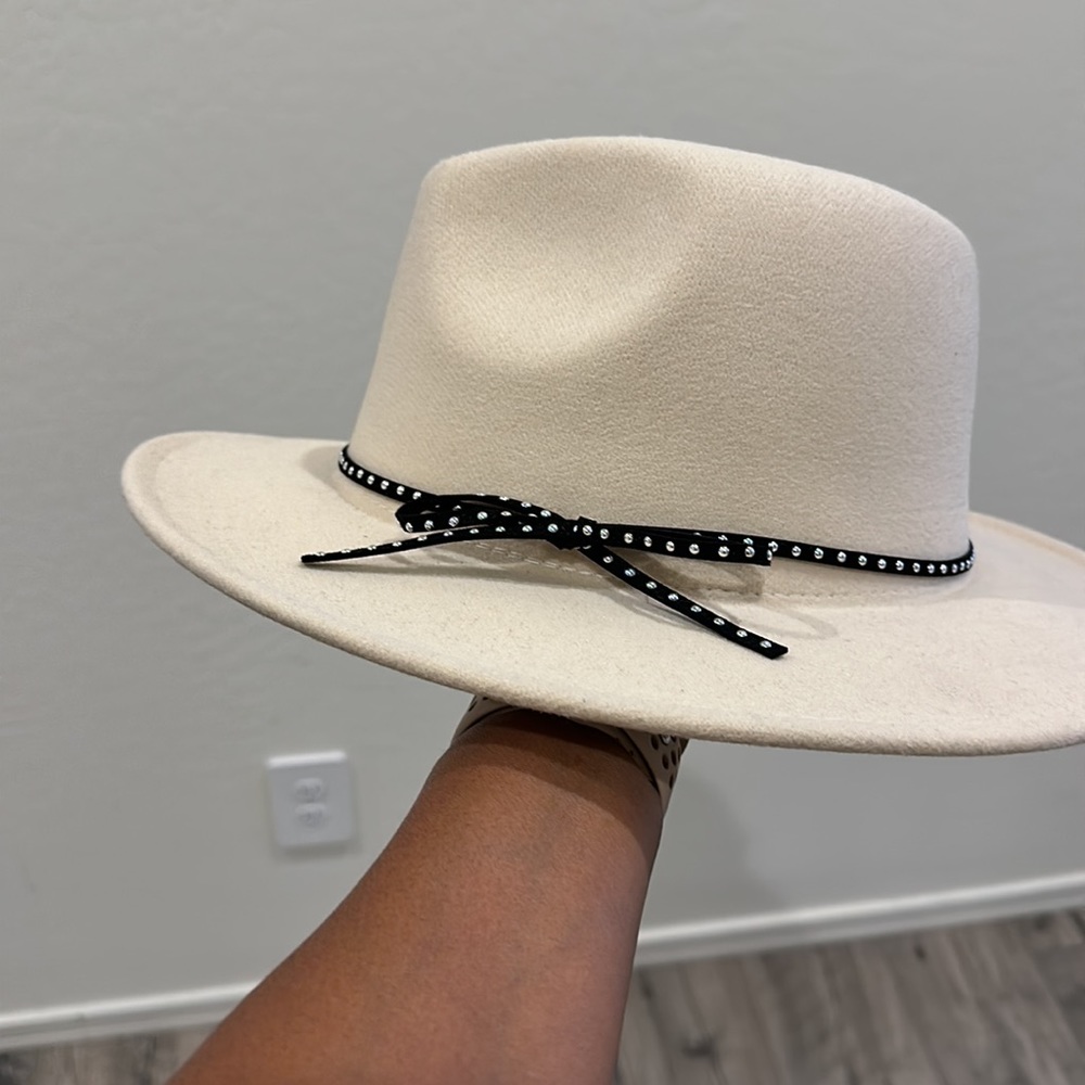 Felt Panama hat featuring studded faux leather band detail.